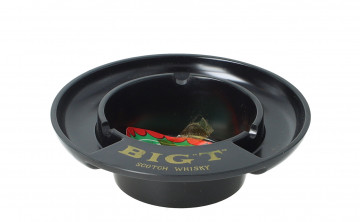 6 Old Ceramic Ashtray Blended whisky Open all pictures to see each one