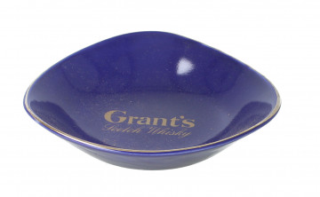 6 Old Ceramic Ashtray Blended whisky Open all pictures to see each one