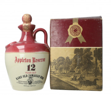 Appleton Jamaica Rum 12 Years old Bottled 1970 circa 75cl 86 US-Proof CERAMIC DECANTER