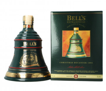 BELL'S   Blended  Scotch  Whisky 8 year old 70cl 40% Christmas 1995