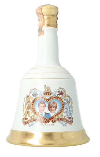 BELL'S   Blended  Scotch  Whisky Bottled 1981 75cl 40% Royal wedding -no box