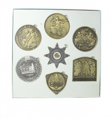 Display Cabinet Jack Daniel's Wtih Medal Included