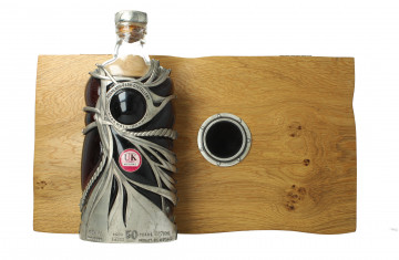 Highland Park Island   Scotch Whisky 50 Year old Bottled 2010 70cl 44.8% Complete with box