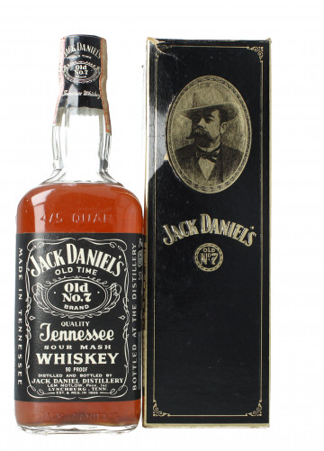 JACK DANIEL'S  Tennessee Whiskey Bottled 1970 circa 4/5 Quart 90 proof OB Black  label