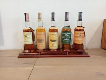 Set Glenmorangie 5x70cl 43% Port-wood-Madeira-Sherry wood-10yo-18yo plus Stand